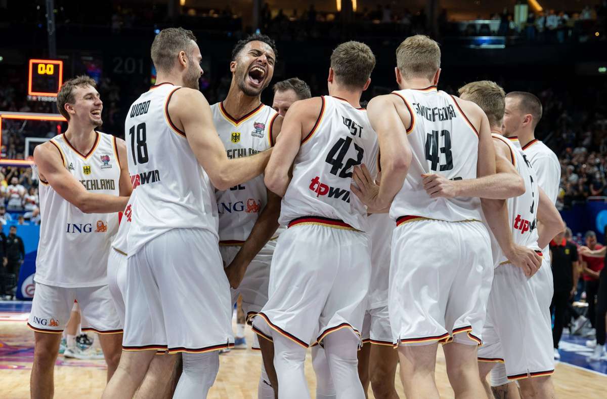 Nach Platz drei bei der EM: So feiern die deutschen Basketballer die Bronzemedaille