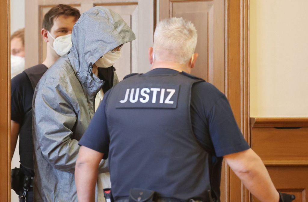 Landgericht Erfurt: Haben zwei Polizisten im Dienst eine 22-Jährige vergewaltigt?