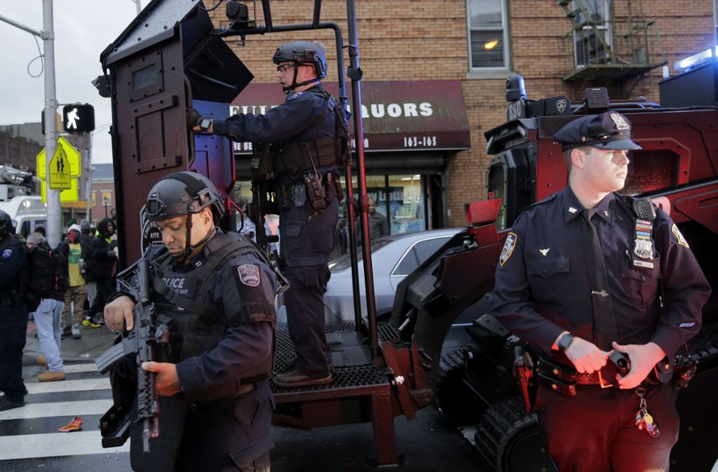 Schießerei bei New York: Sechs Menschen sterben – Ermittlungen dauern an