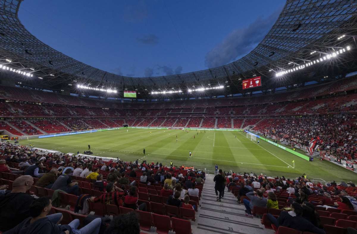 FC Bayern gegen FC Sevilla: Warum der Supercup in Budapest kompletter Irrsinn ist