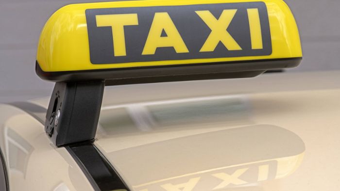 Polizei erwischt Taxifahrer mit zwei Promille