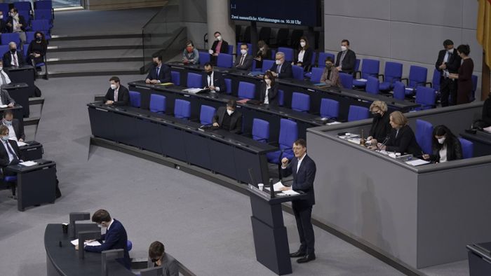 Der Bundestag berät über  eine Impfpflicht in bestimmten Bereichen