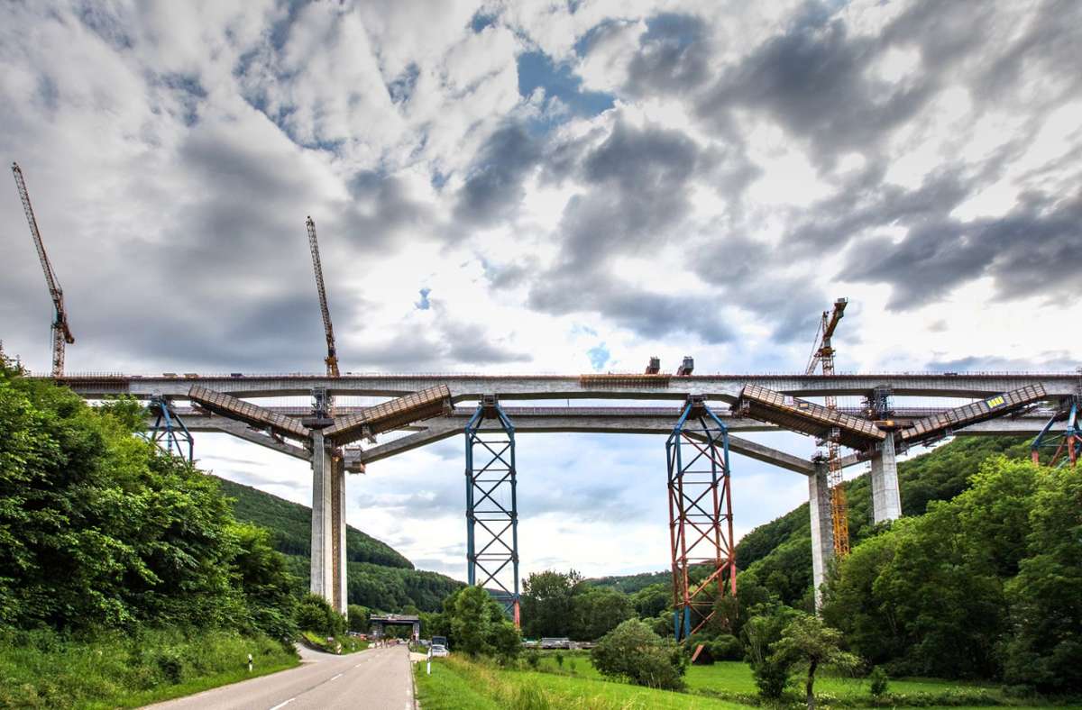 Filstalbrücke  fast fertig: Spektakulärer Brückenschlag übers Tal