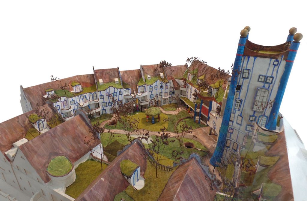 Das eigenhändige Entwurfsmodell von Friedensreich Hundertwasser vom Innenhof der Plochinger Wohn- und Geschäftsanlage „Unterm Regenturm“