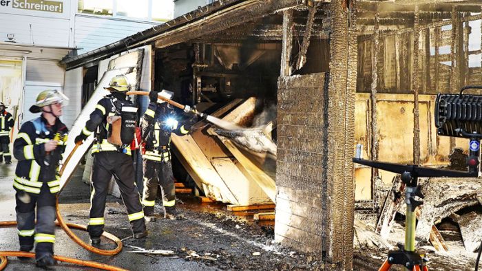 Schreinerei-Feuer: Kripo ermittelt wegen Brandstiftung