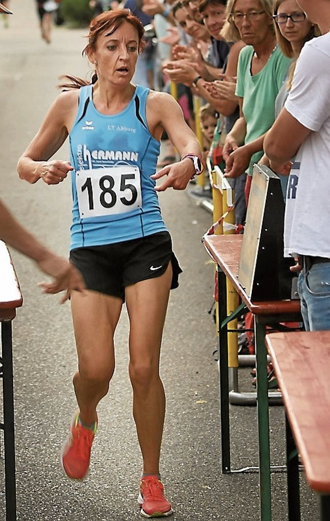 Martina Kugele vom Lauftreff Altburg ist die schnellste Frau. Fotos: Rudel