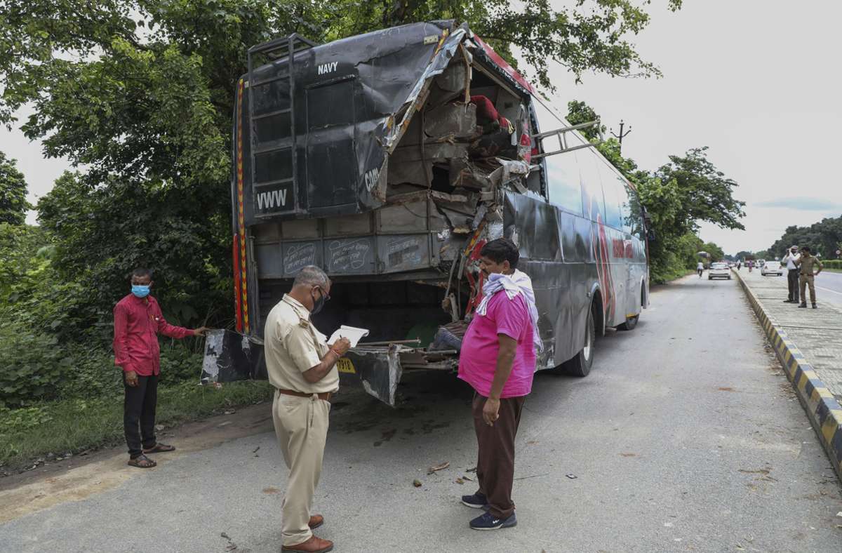 Schwerer Unfall in Indien: 18 schlafende Menschen an Autobahn getötet