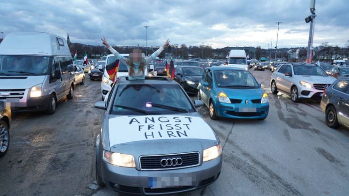 Langer Autokorso sorgt für Verkehrsbehinderungen in Stuttgart