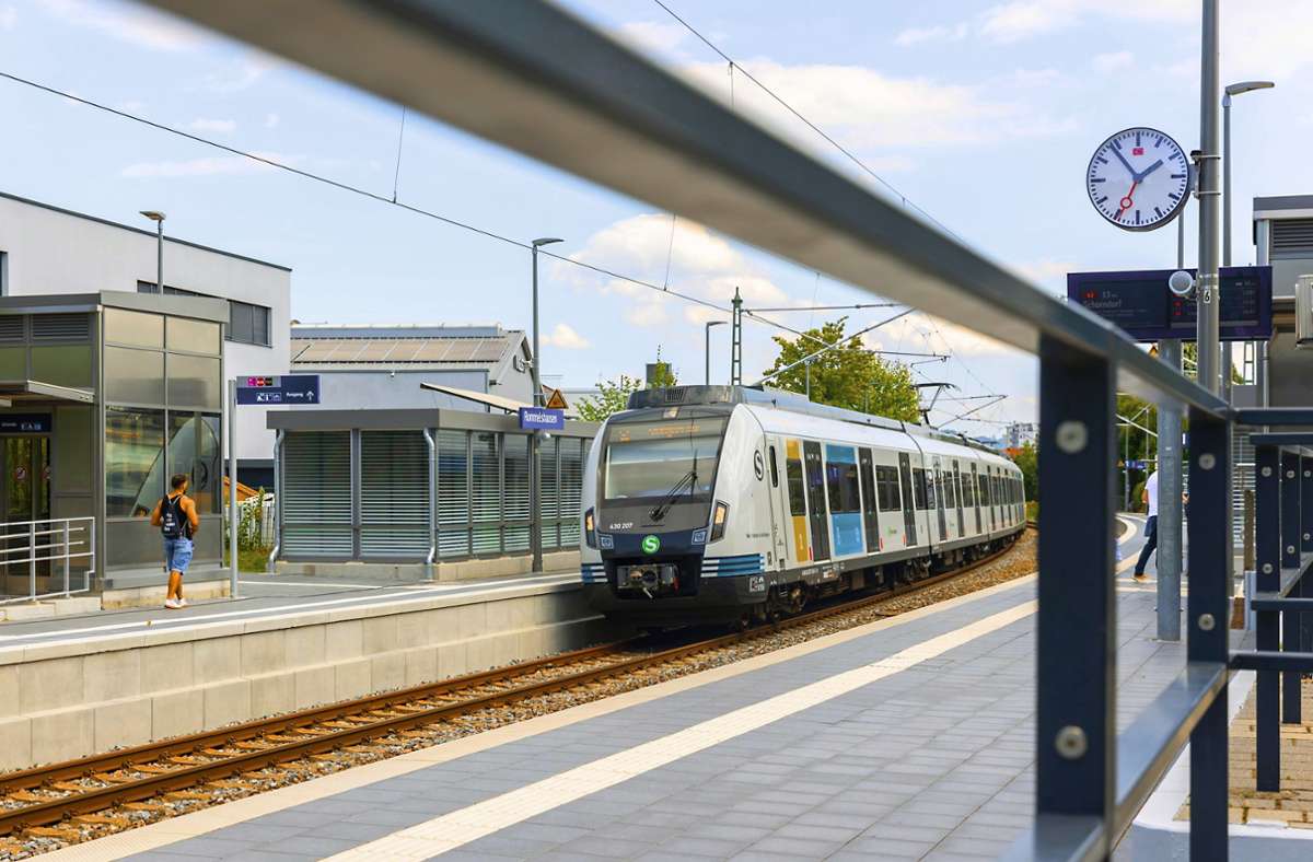 Einweihung Bahnhof in Kernen: Ohne stolpern geht’s in die S-Bahn