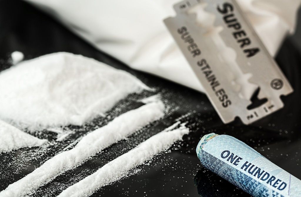 Großraum Stuttgart: Schlag gegen Kokainhandel – in Darmstadt klicken Handschellen