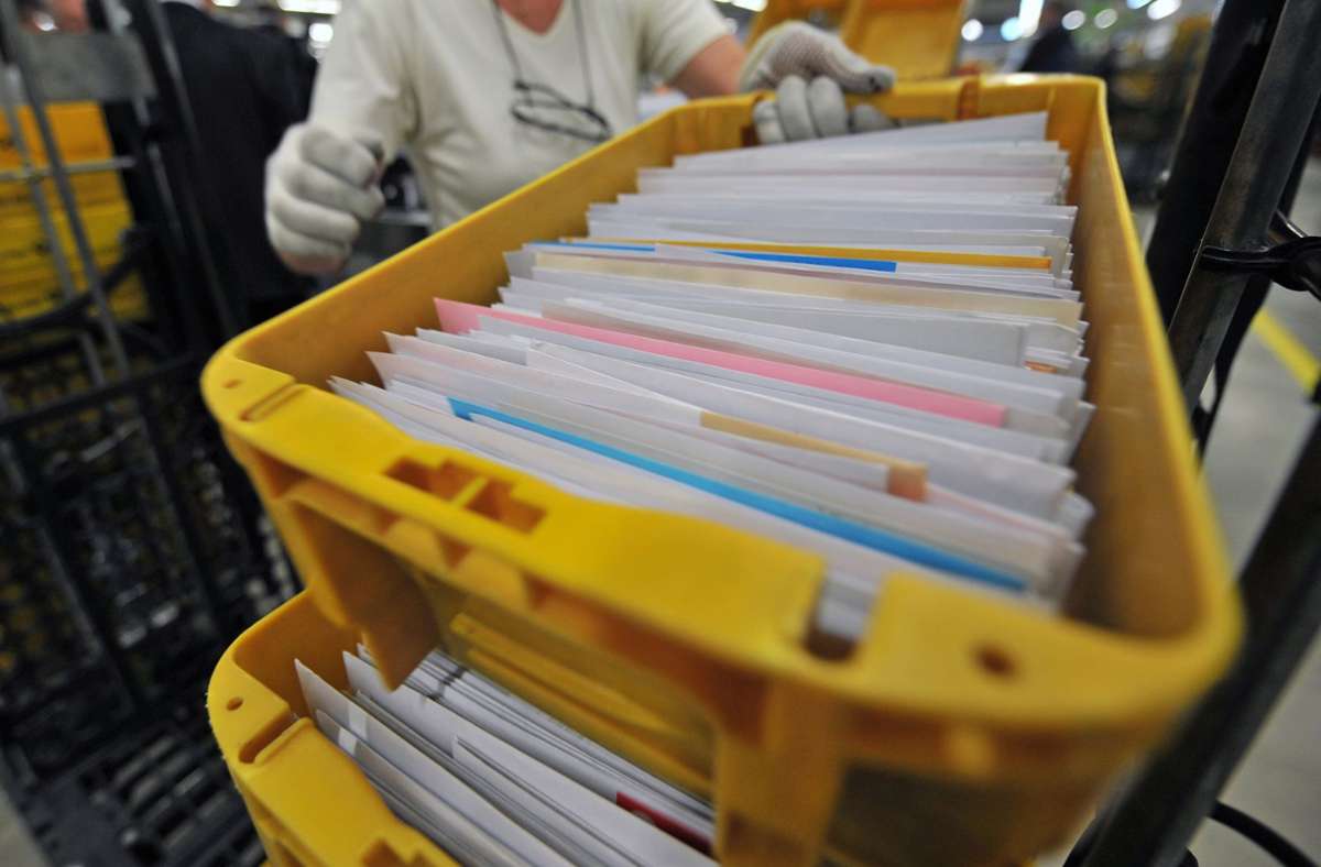 Zehntausende Postsendungen gehen täglich  auf die Reise  – nicht alle kommen an. Foto: dpa/Hendrik Schmidt
