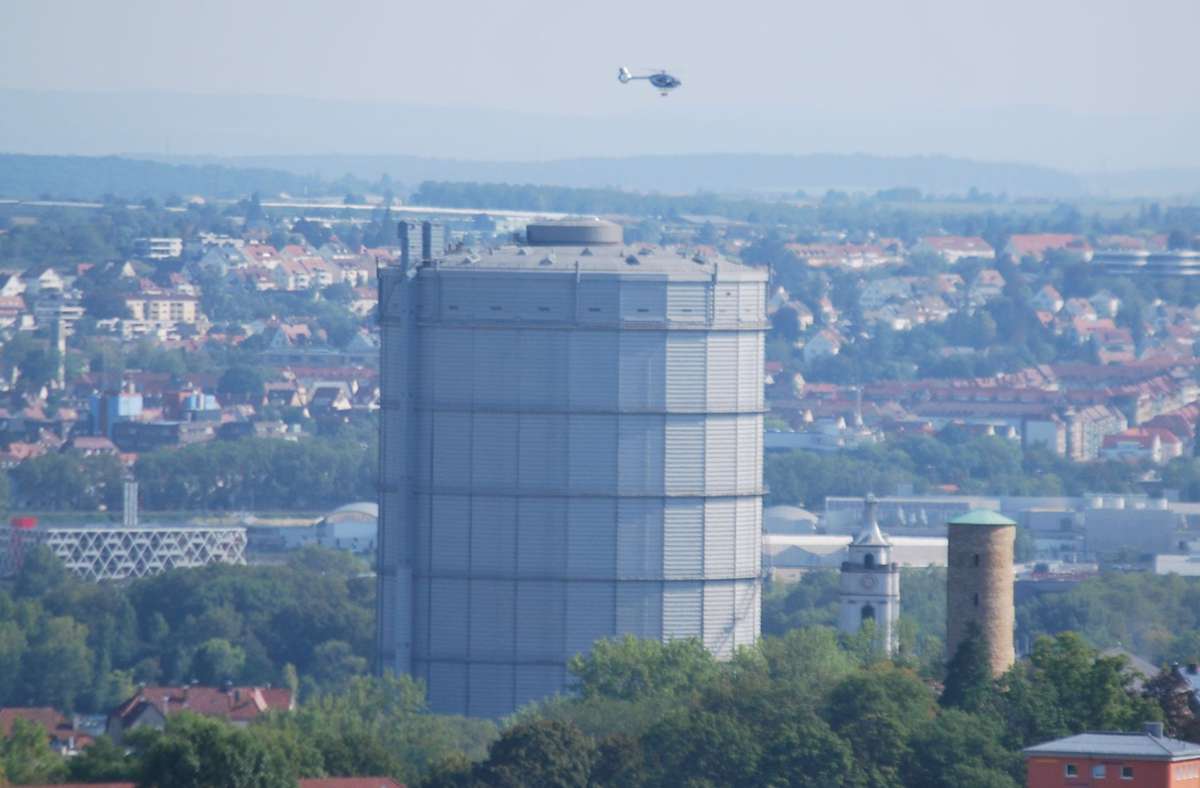 Stuttgart: Darum kreist ein Hubschrauber über dem Gaskessel