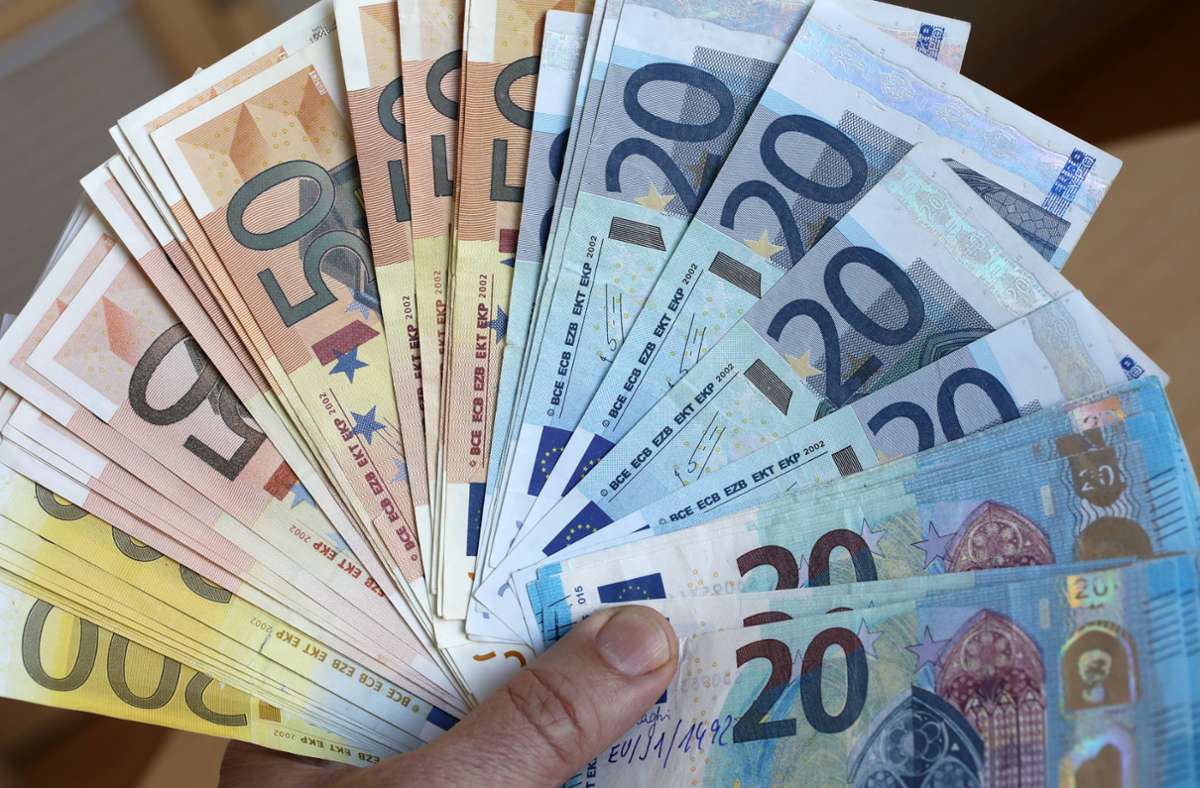 Ermittlungserfolg in Stuttgart: Polizei findet Tausende Euro Falschgeld