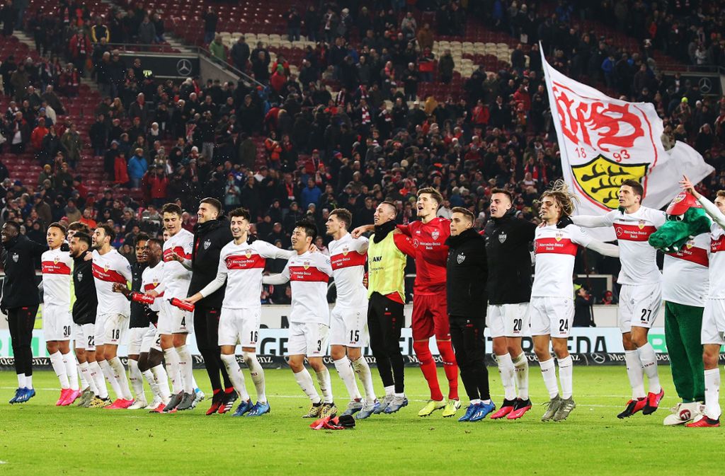 Die VfB-Spieler bejubelt das 3:0 gegen den 1. FC Heidenheim – wann haben sie wieder Grund zur Freude?