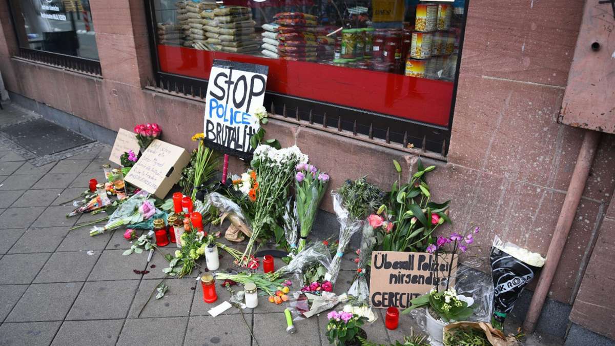 Tödlicher Einsatz in Mannheim: Nebenklage fordert Freiheitsstrafen im Prozess gegen zwei Polizisten