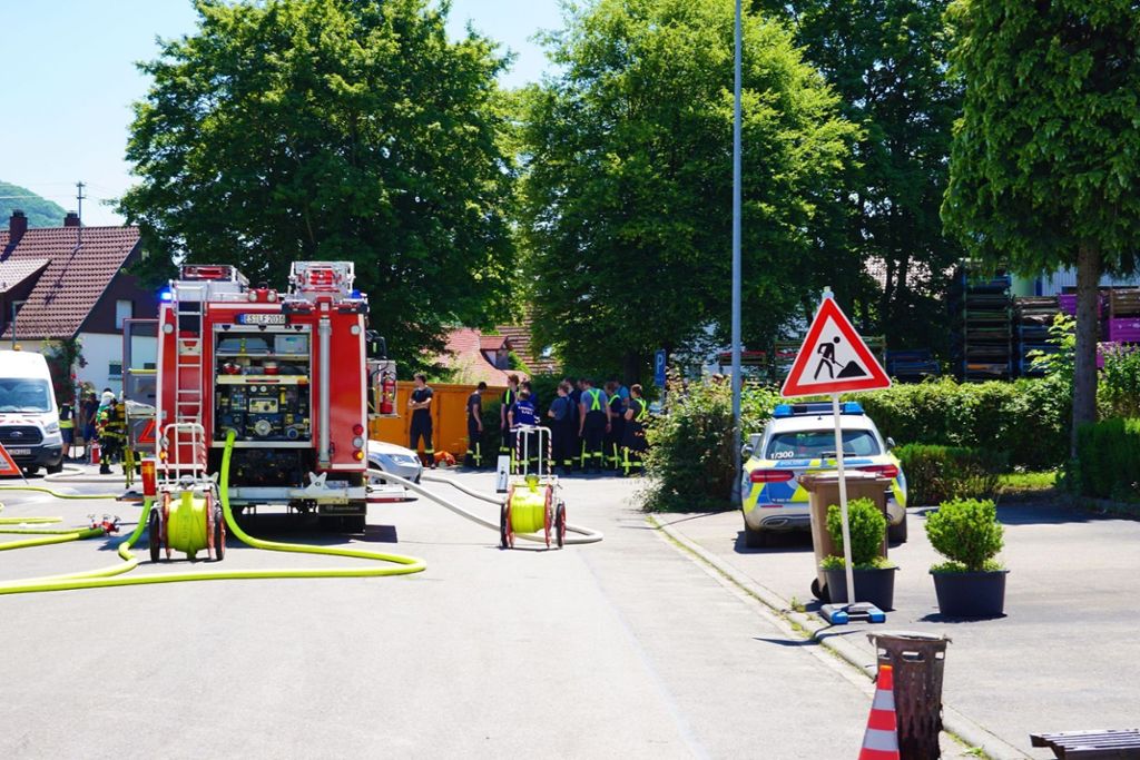 24.6.2019 Ein Bagger hat in Lenningen eine Gasleitung beschädigt. Anwohner wurden evakuiert.