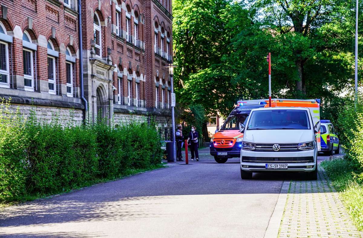 Nach Tat in  Esslinger Katharinenschule: Messer-Angreifer  in  Psychiatrie untergebracht