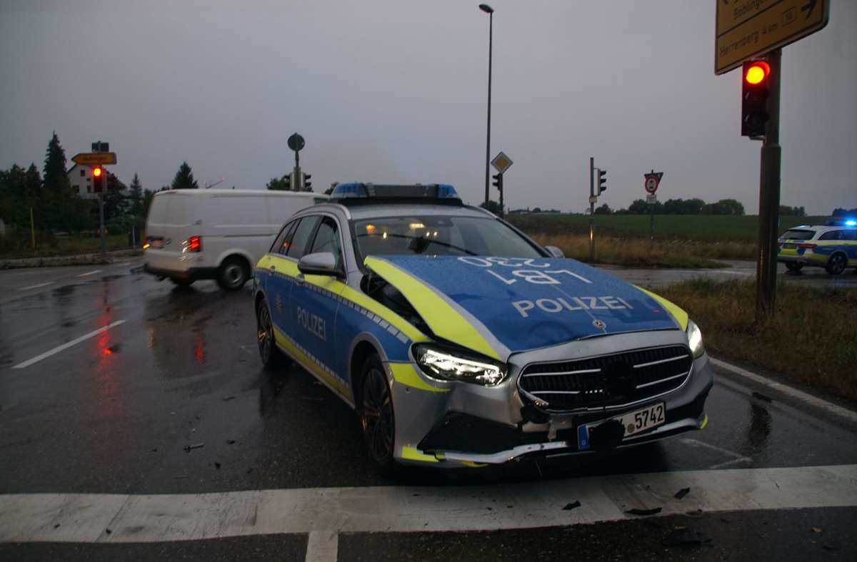 Die Polizeibeamten waren wohl wegen eines Einbruchs unterwegs .. Foto: SDMG/SDMG / Dettenmeyer
