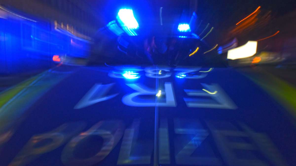 B10 bei Reichenbach: Autokranpanne löst Stau  auf Bundesstraße aus