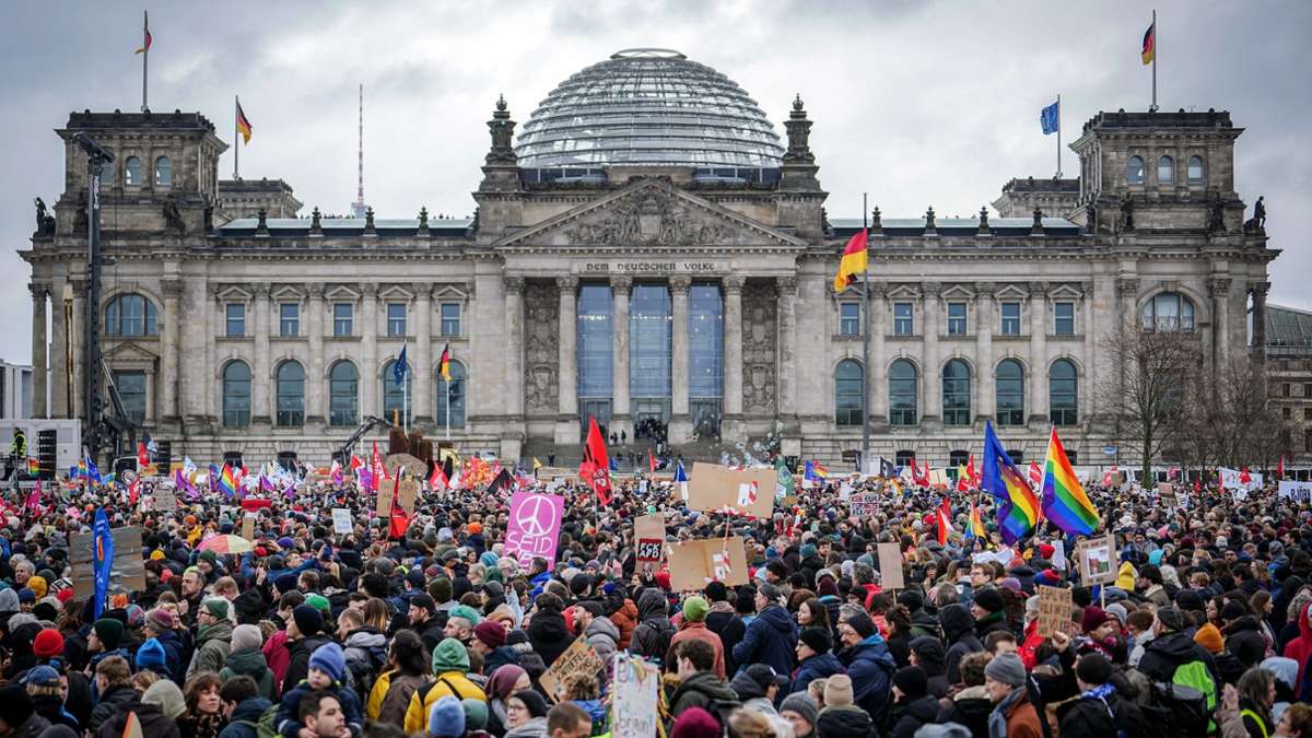 Demo gegen Rechts in Berlin: Mehr als 100.000 Menschen protestieren
