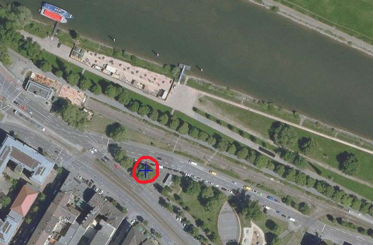 An dieser Stelle am Mannheimer Neckarufer wurde die Leiche des Mannes gefunden.