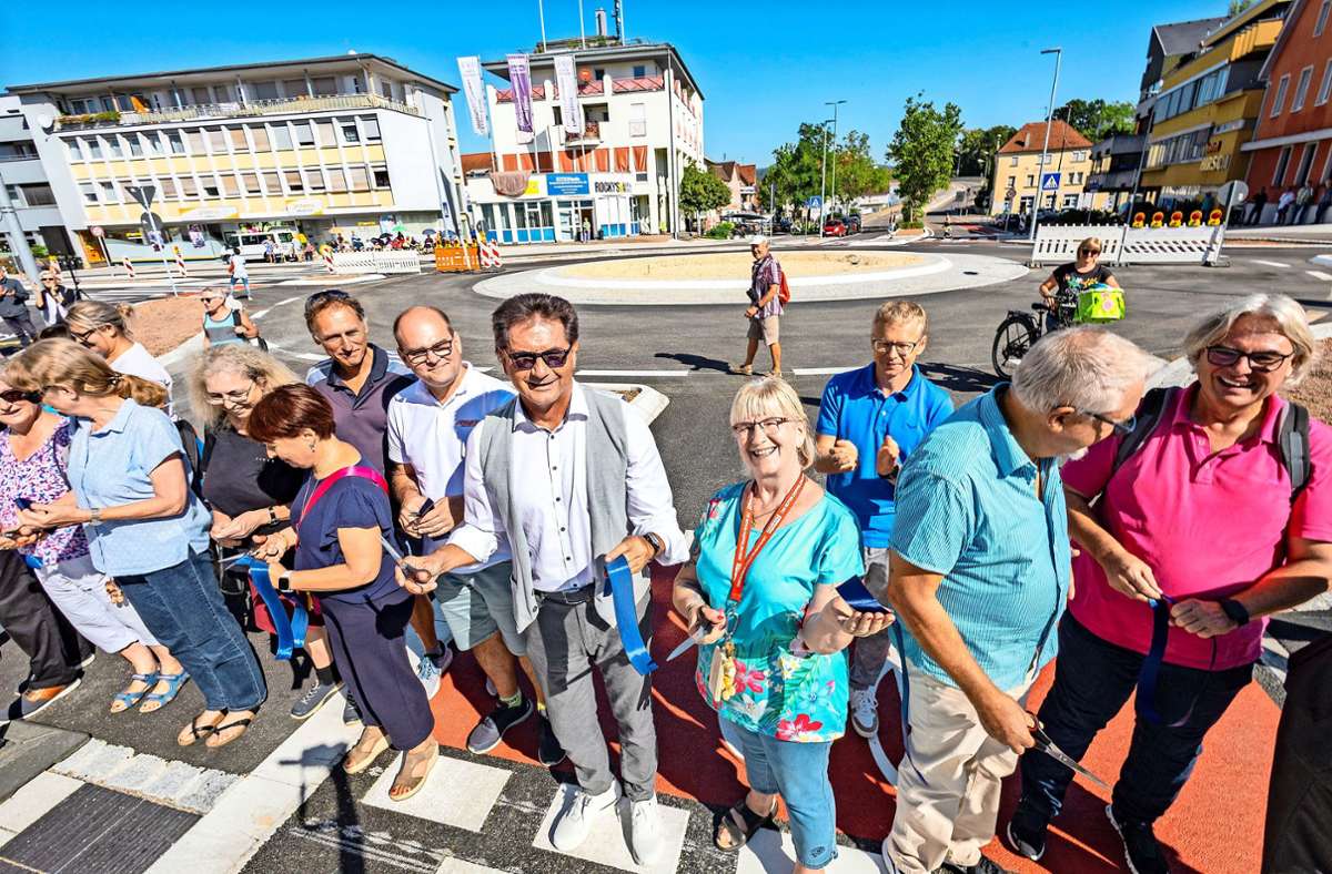 Hirschkreuzung in Eislingen: Freie Fahrt über den neuen Kreisverkehr