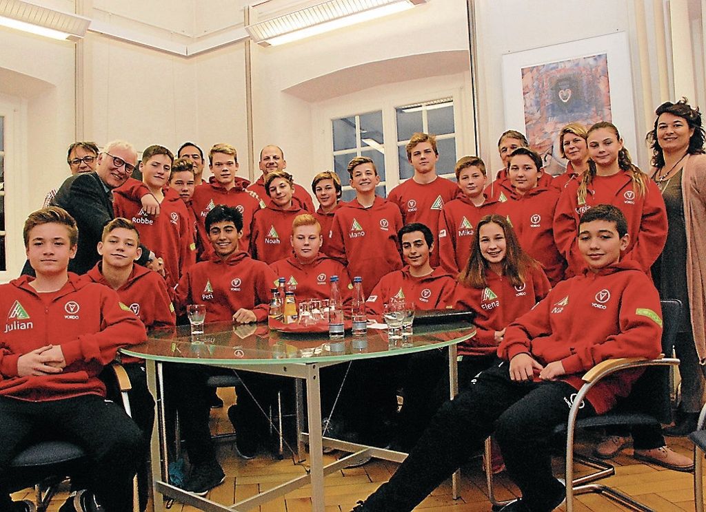 ESSLINGEN:  U13-Wasserballer für deutschen Meistertitel geehrt - Konstant gute Leistungen: Teamgeist, Selbstbewusstsein und viel Training