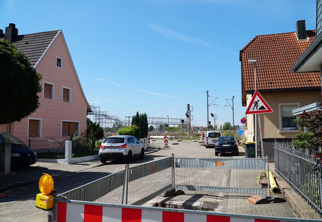 Vier Wohnhäuser an Bahnstrecke in Rastatt geräumt