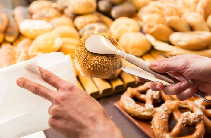 Polizeieinsatz in Bäckerei in Hagen: Kein Brötchen ohne Mund-Nasen-Schutz: 24-Jähriger  bespuckt Verkäuferin
