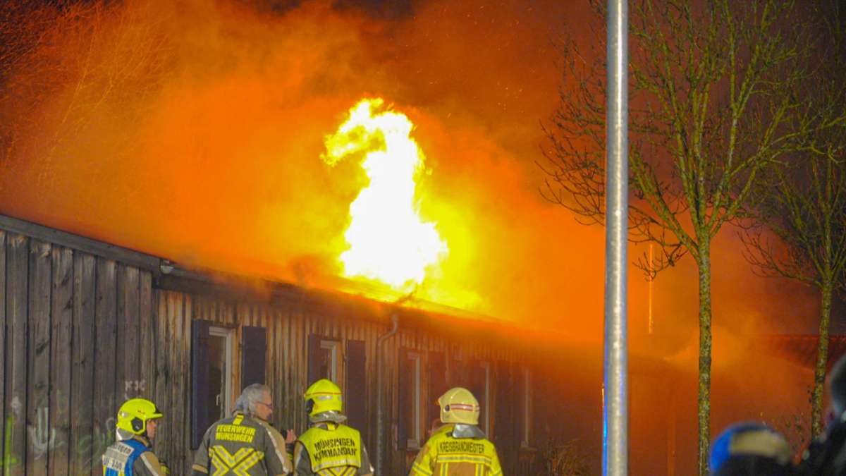 Feuerwehreinsatz in Münsingen: Brand zerstört Jugendhaus – immenser Schaden