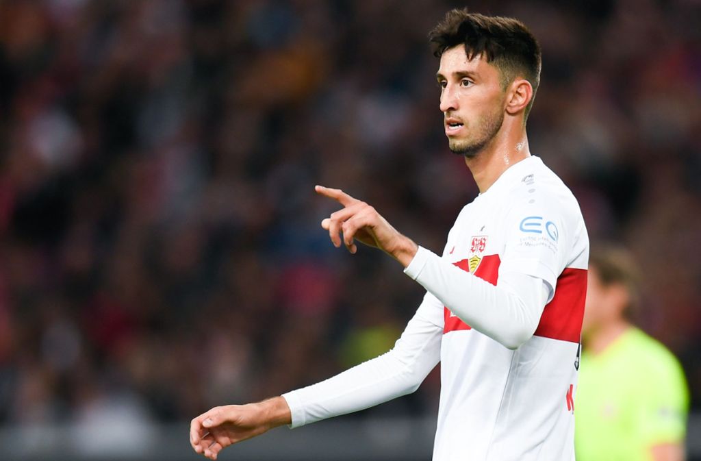 Atakan Karazor in der Corona-Krise: Spieler des VfB Stuttgart tritt bei  FIFA-Turnier an