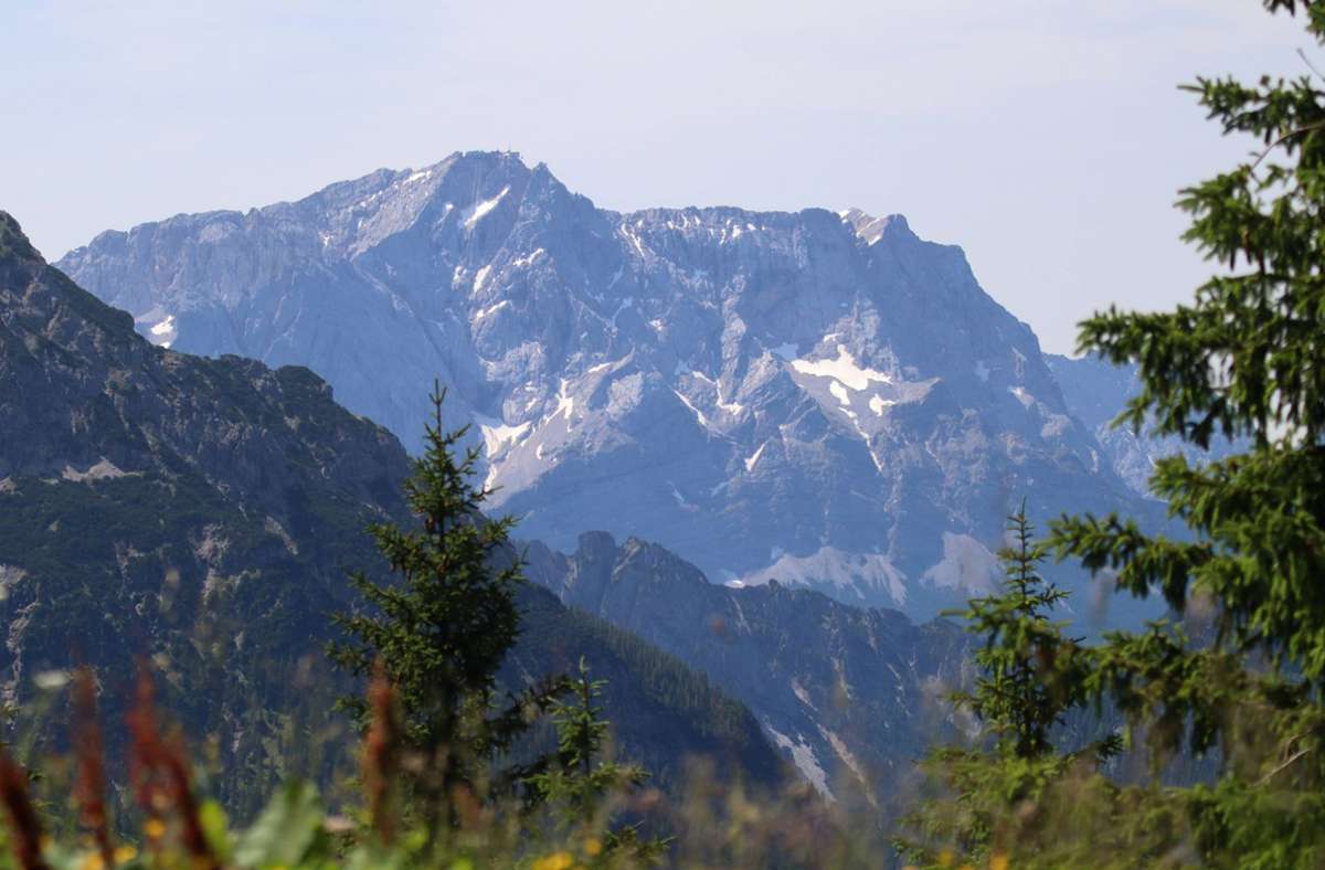 Schwere  Tour auf Zugspitze: 28-Jähriger stürzt 150 Meter in den Tod