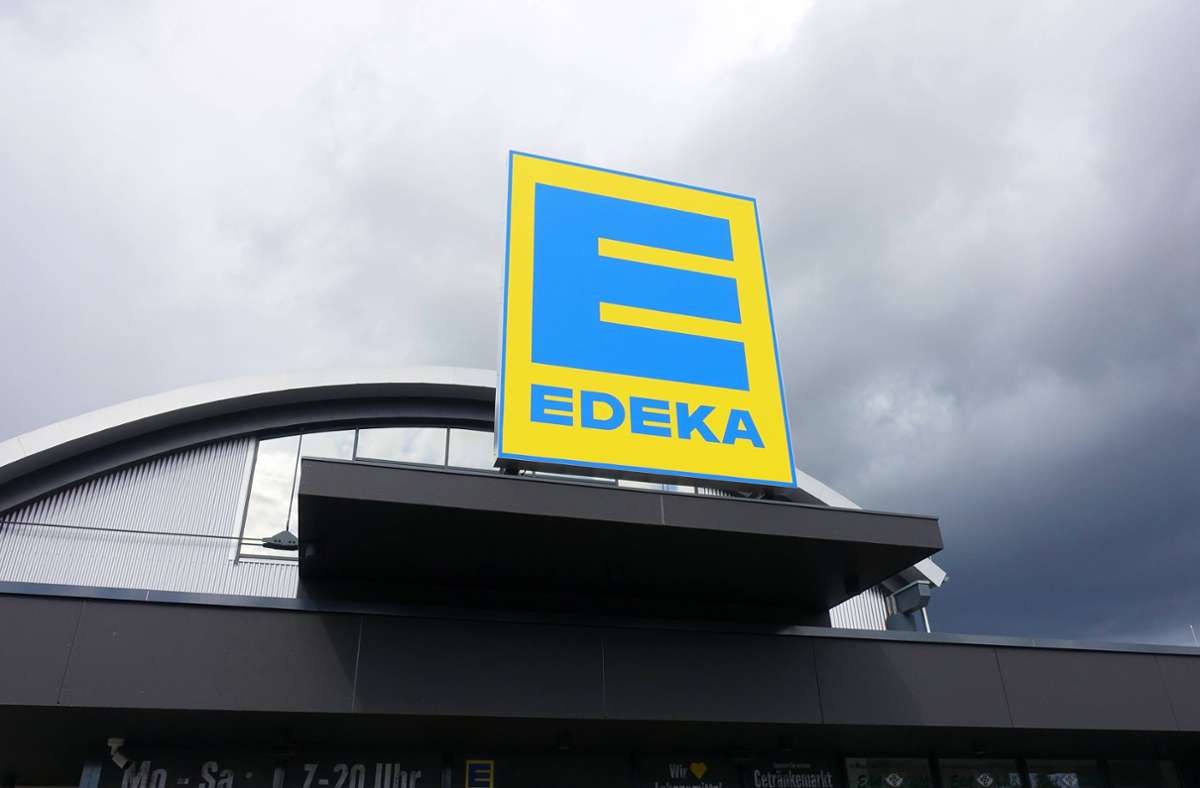 Über Edeka-Märkte vertrieben: Rückruf: Steine in Nelken gefunden