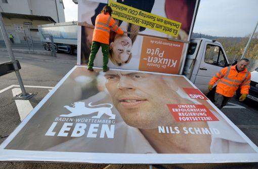 Der Schlacht ist geschlagen: So genannte „Wesselmänner“, großformatige Wahlplakate, werden im Frühjahr 2016 abgebaut. Foto: dpa/Patrick Seeger