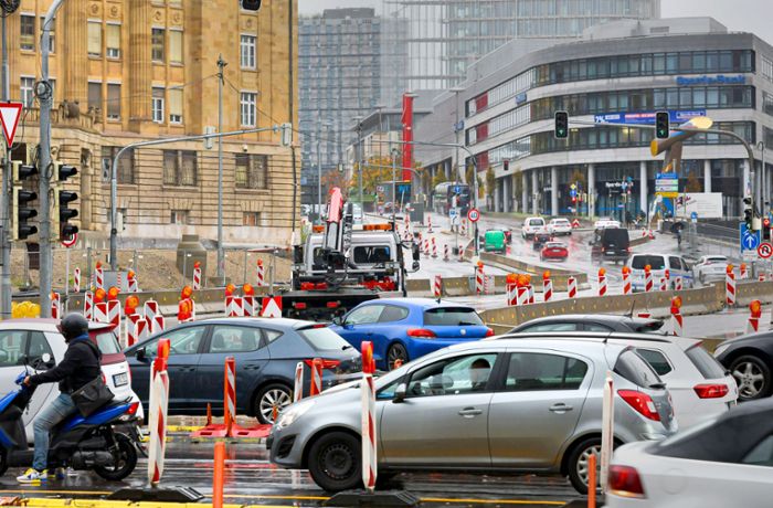 Verkehr in Stuttgart: Staus nerven Autofahrer und Passanten