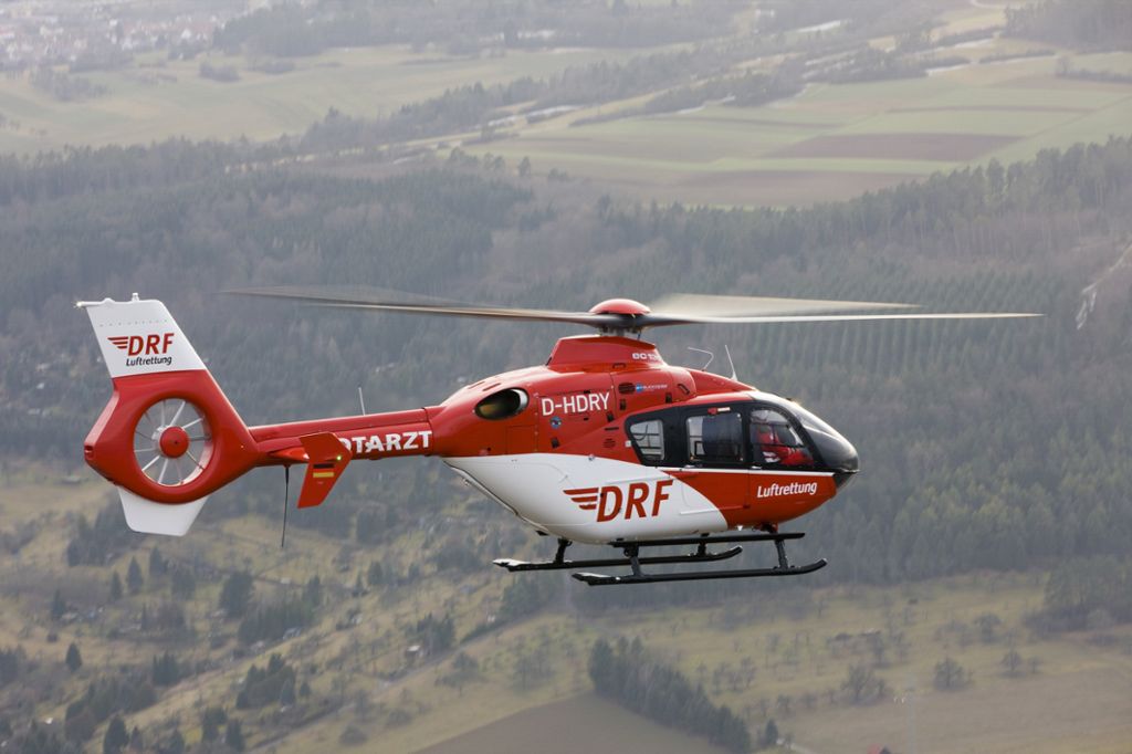 Rettungshubschrauber stößt mit Kleinflugzeug zusammen: Vier Tote bei Flugunglück in Philippsburg