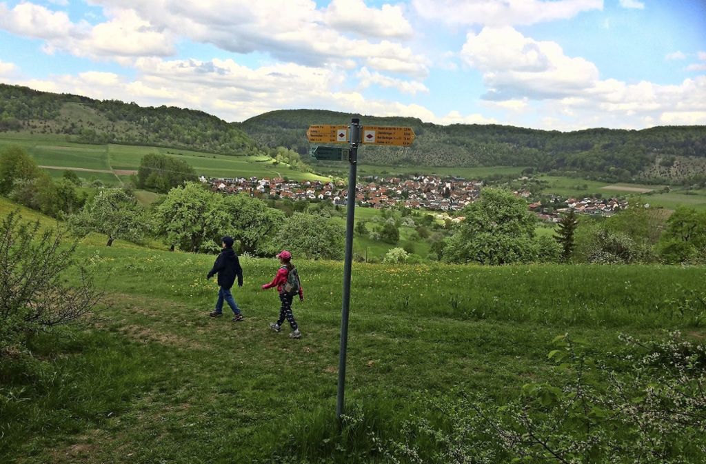 Reichenbach im TäleIm oberen Filstal eine leichte Wanderung im Wald und durch Wacholderheiden: Rund um den Weigoldsberg