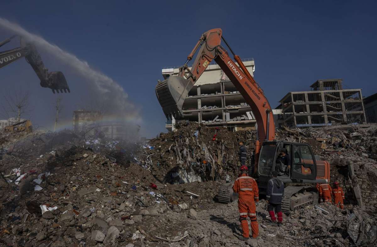 Erdbeben in der Türkei: Bericht: Mann nach 278 Stunden lebend aus Trümmern gerettet