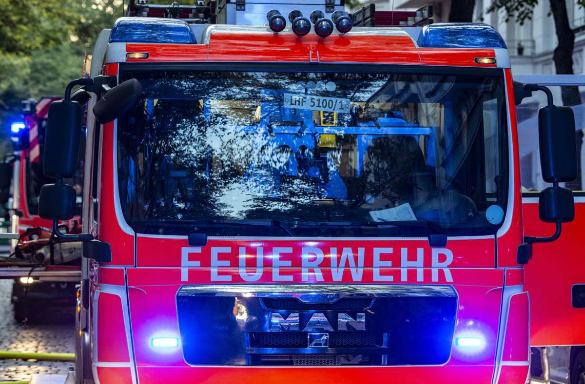 Weilheim/Teck: Mülleimer gerät in Brand