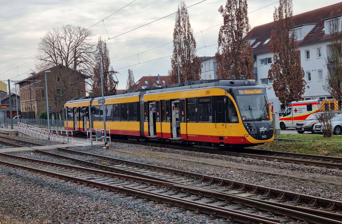 Tödlicher Unfall in Leingarten: 76-Jähriger von Stadtbahn erfasst und getötet