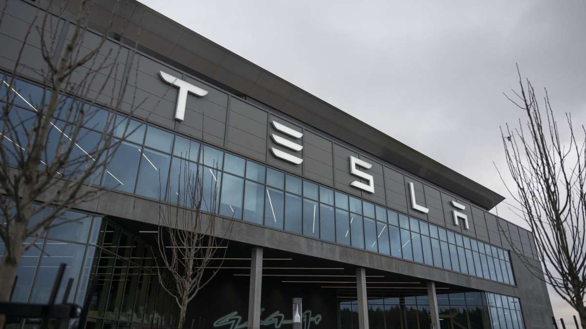 Mutmaßlicher Anschlag gegen Tesla: Produktion in Grünheide steht still