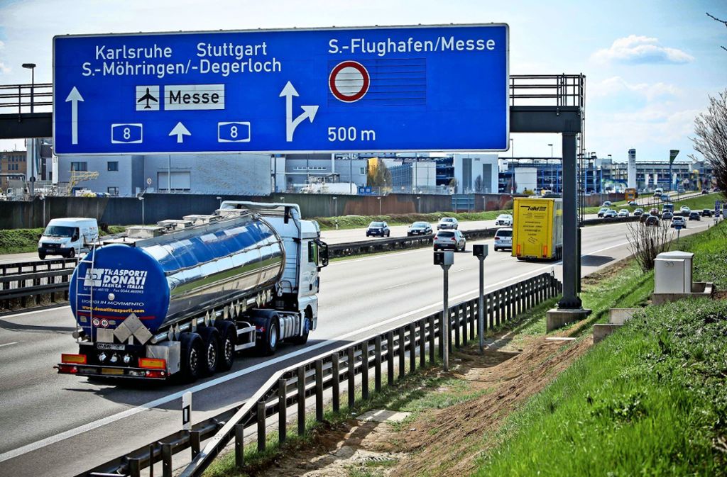 Die Anlagen stehen dem Bahnprojekt Stuttgart 21 im Weg: Die Blitzer am Flughafen sind weg