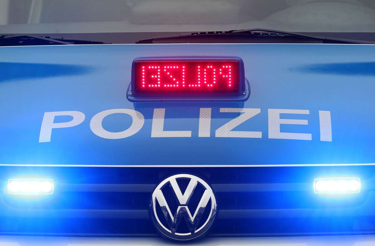 Polizeieinsatz in Kornwestheim: Senior fährt mit zwei Promille Auto und baut Unfall