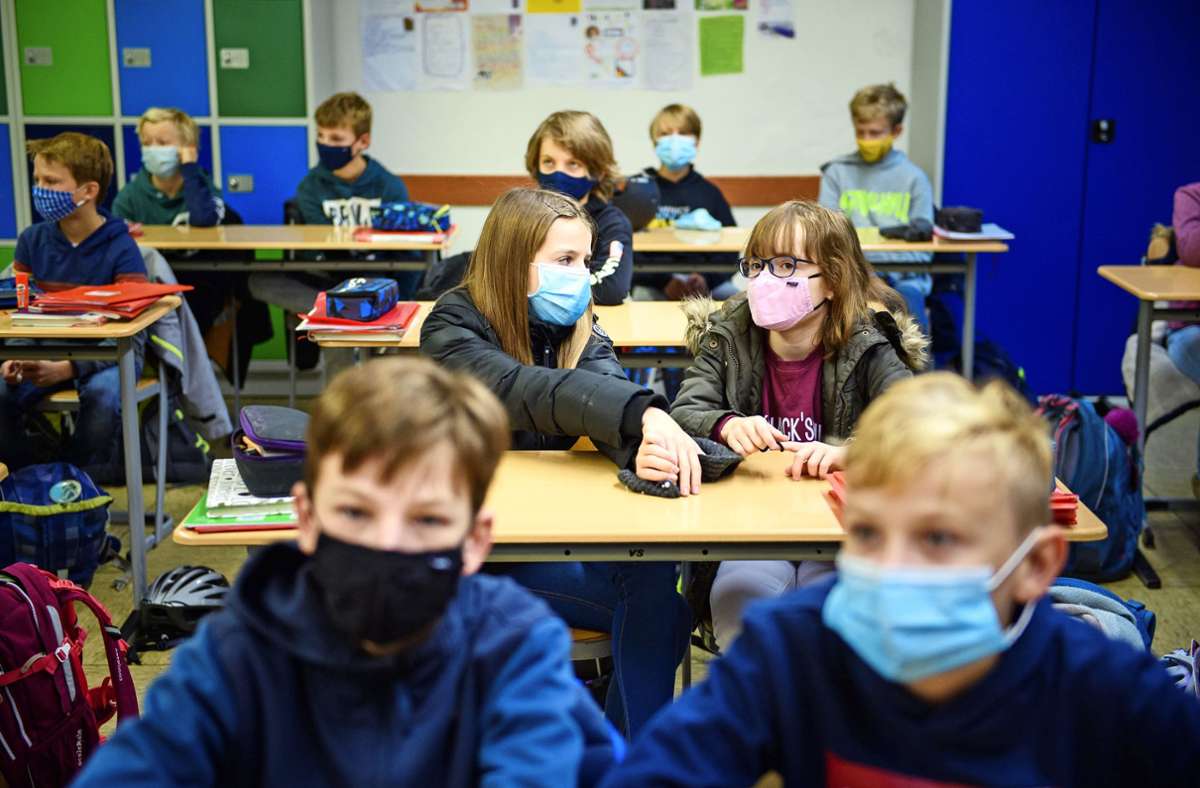 Lockerung der Maskenpflicht im Unterricht: Darum verzichtet Stuttgart auf einen Sonderweg