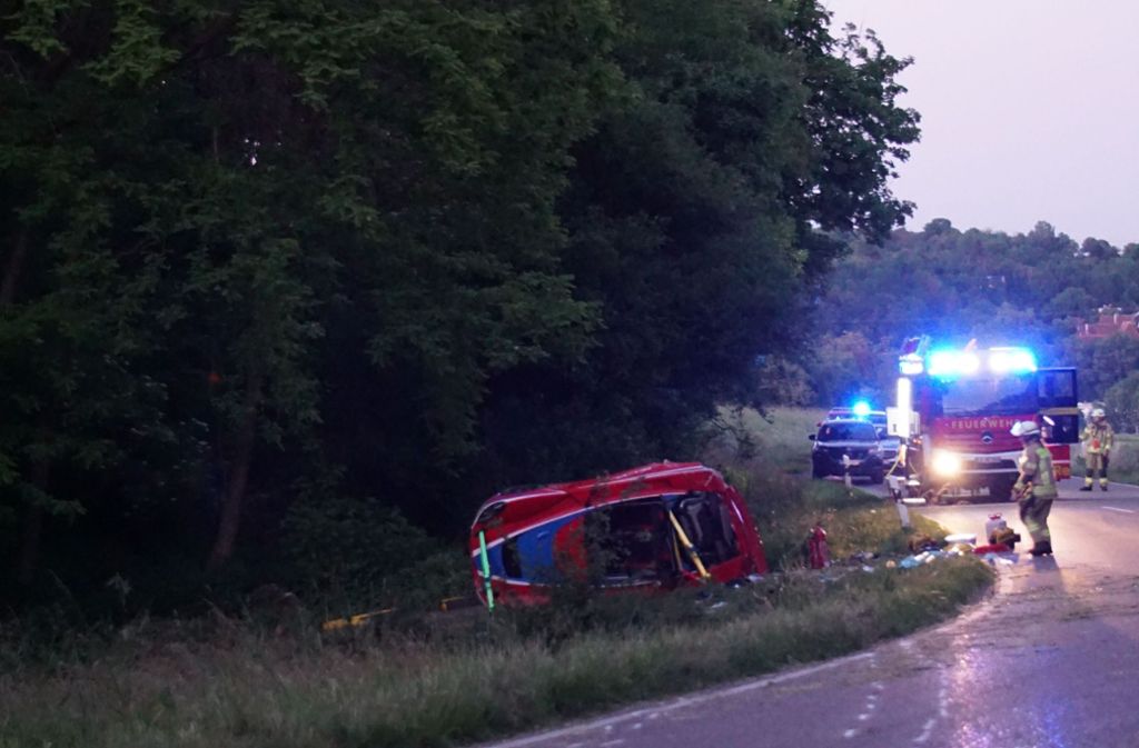 Tödlicher Verkehrsunfall in Remseck: Lotus kommt von Fahrbahn ab
