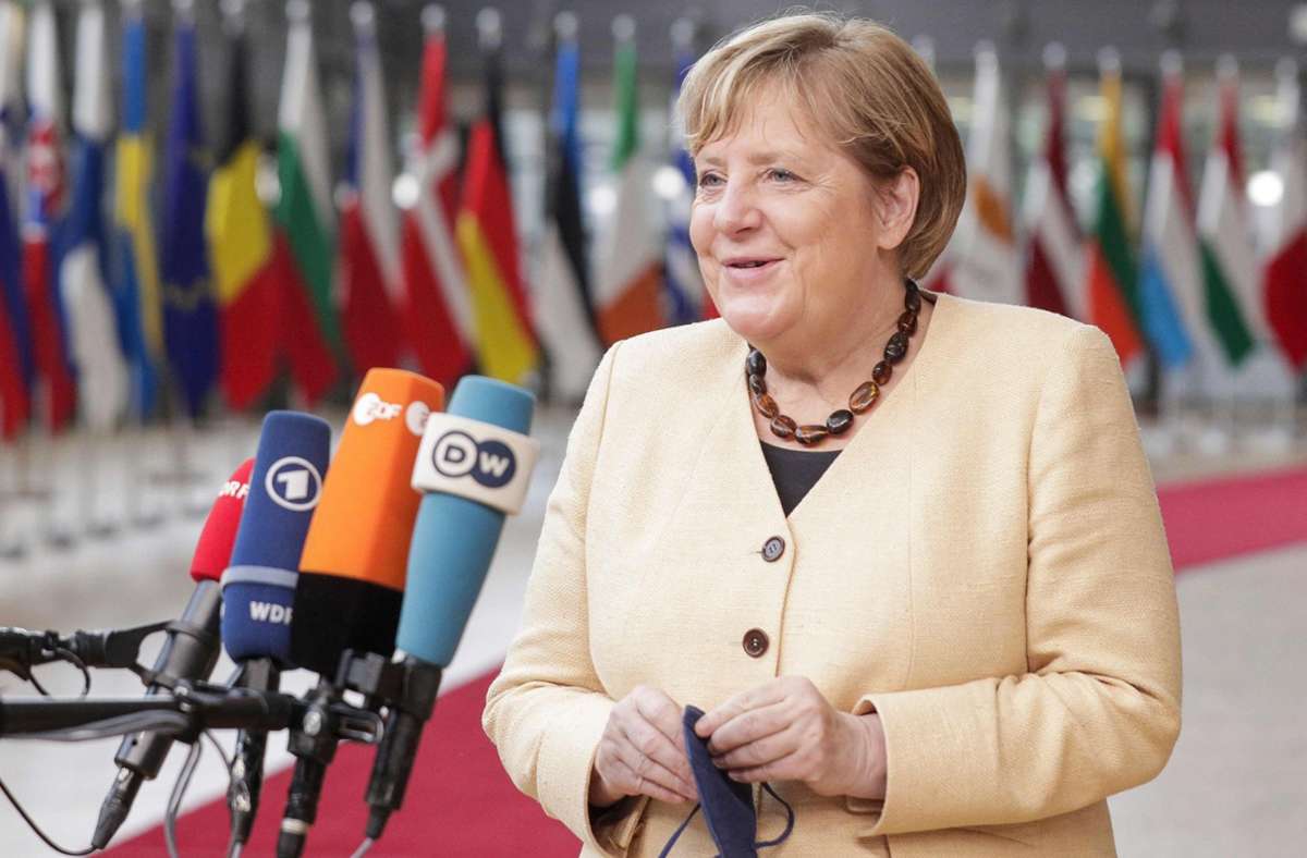 Bundeskanzlerin Angela Merkel macht vor dem EU-Gipfel in Brüssel einen entspannten Eindruck. In Streit mit Polen will sie auf Dialog setzen, nicht auf Konfrontation Foto: AFP/OLIVIER HOSLET