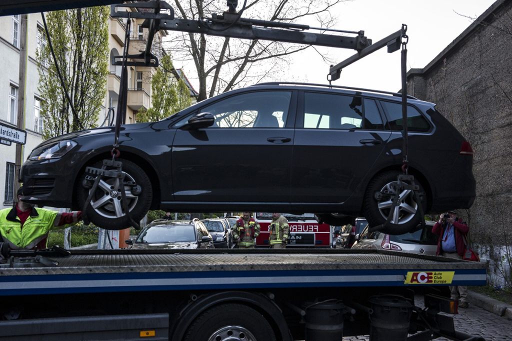 Bad Cannstatt: Wagen soll abgeschleppt werden - Mann rastet aus