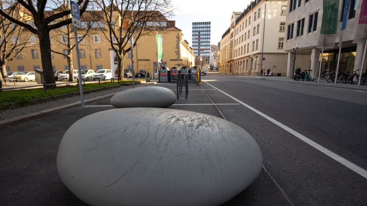 Debatte über Stadtmöblierung: Stuttgarts Rolling Stones