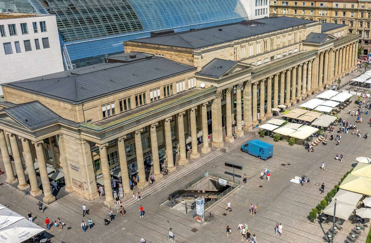 Schlossplatz in Stuttgart: Der Königsbau lockt auch Straßenräuber