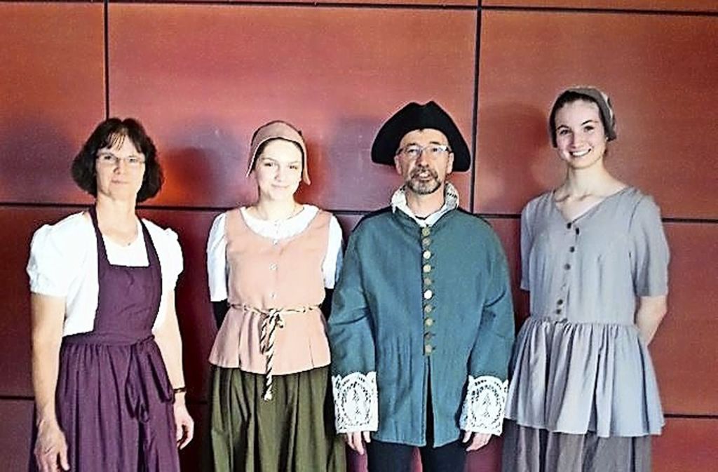 Neuhausen: Gemeinde unterstützt das Spektakel vor dem Oberen Schloss – Theaterprofi schreibt den Text: Finanzspritze für historisches Bühnenspektakel